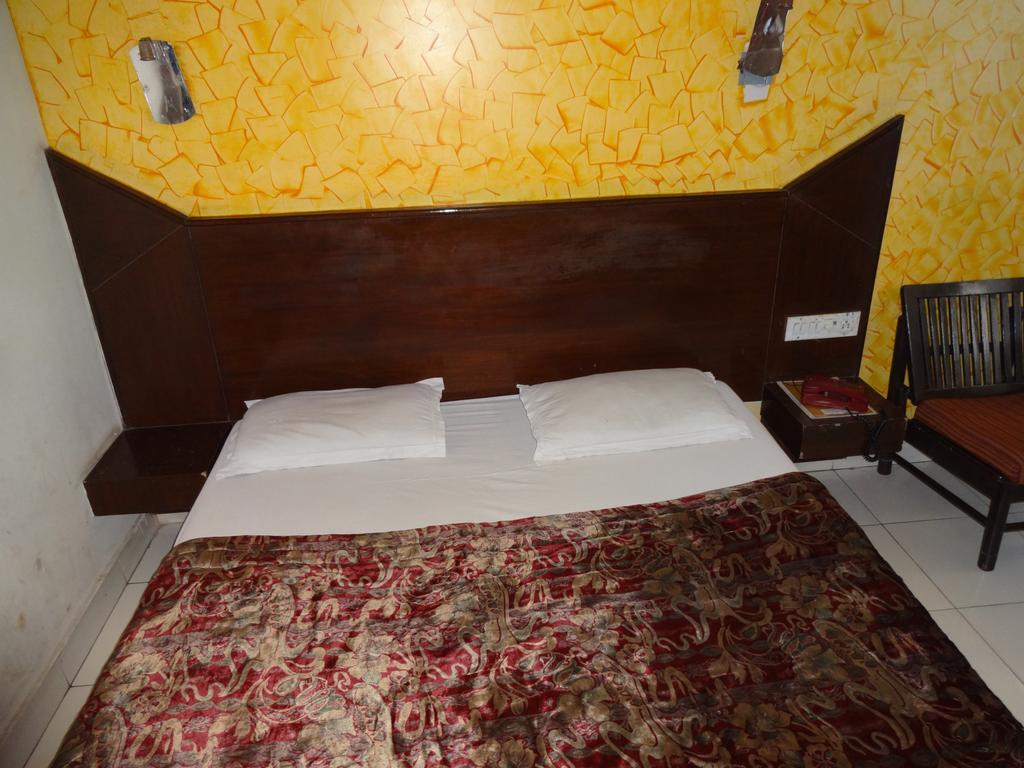 Hotel Elegant International Nueva Delhi Habitación foto
